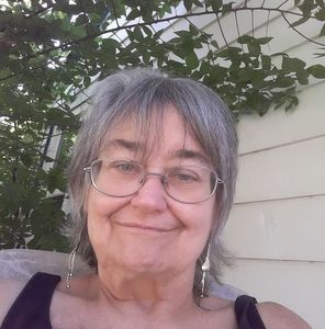 Meet your Posher, Desiree